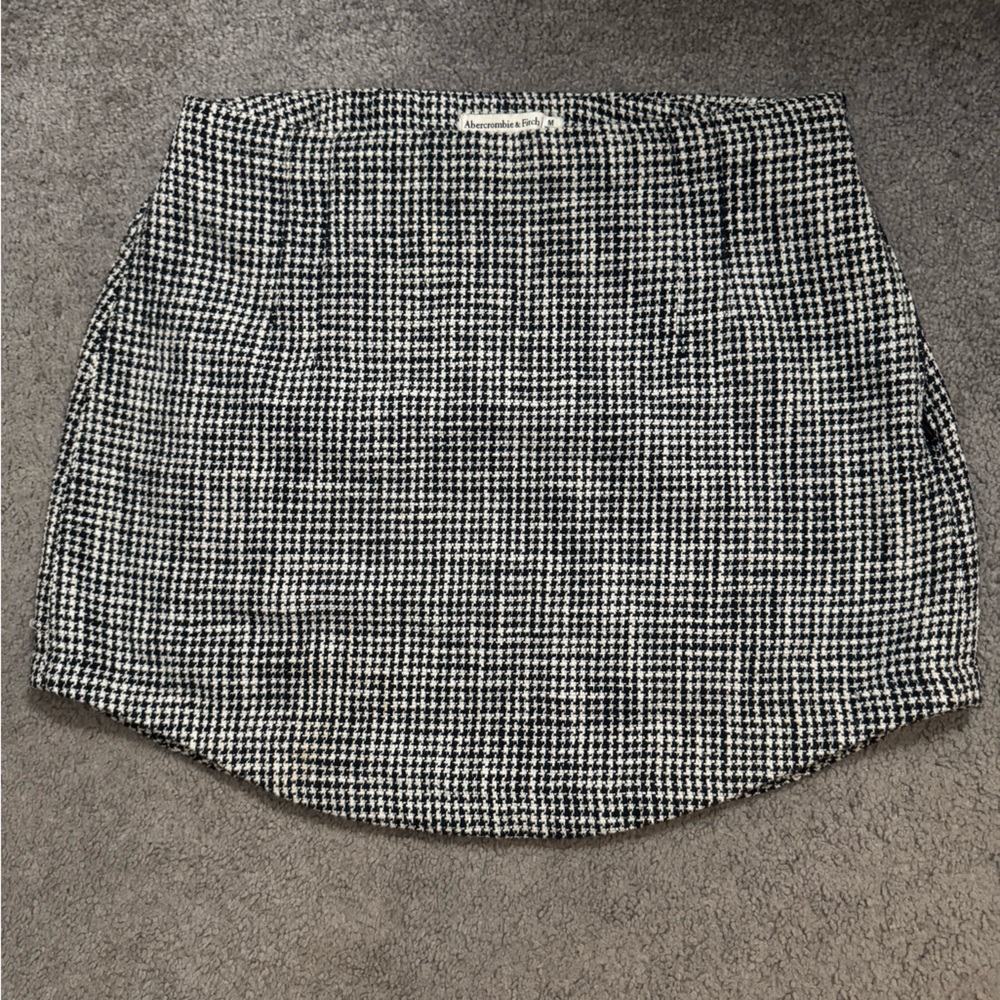 Abercrombie & Fitch Black and White Houndstooth Mini Skirt